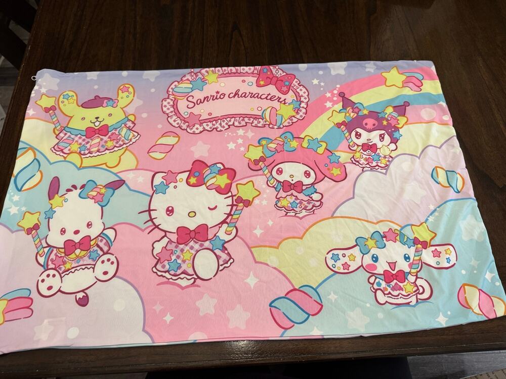 Cooling pillowcase zipper Hello Kitty and friends mash mellow candy sky